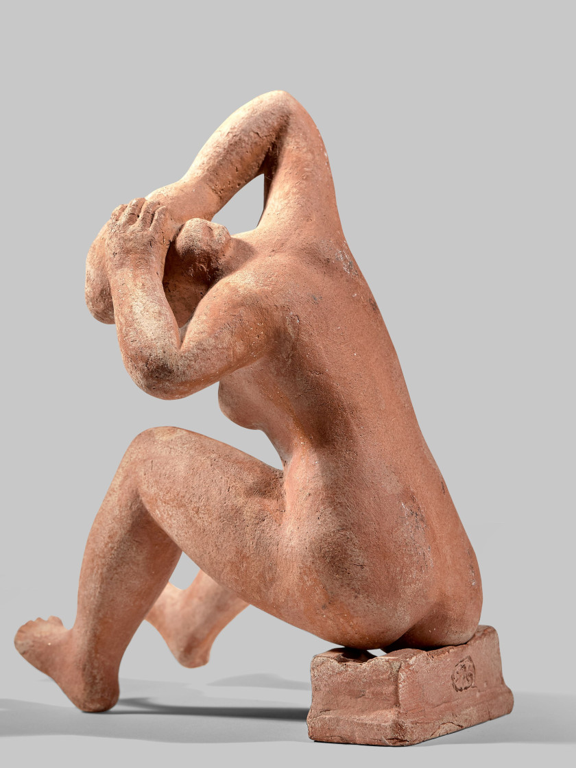 Aristide MAILLOL 1861-1944 Dina assise sur un socle mobile - 1937 Terre cuite en deux éléments