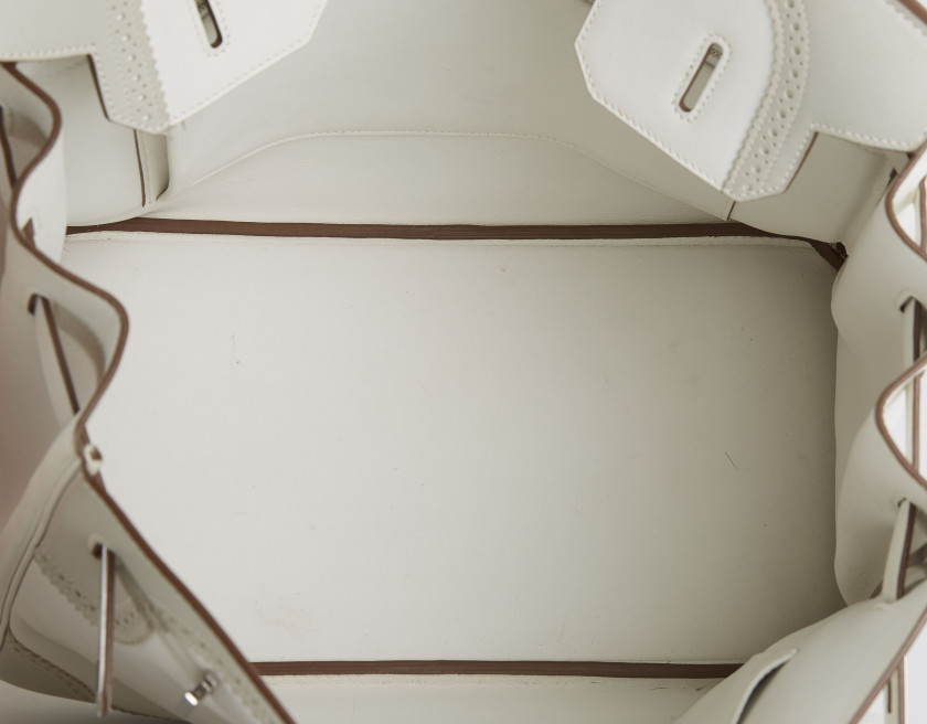 HERMÈS Édition Limitée 2013  Sac BIRKIN GHILLIES 35 Veau Swift blanc et Gris Perle Garniture métal argenté palladié R...