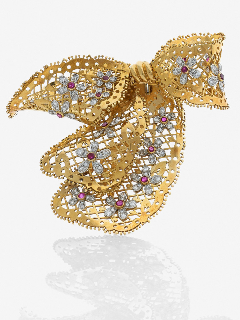 VAN CLEEF & ARPELS  Clip de corsage "Noeud de dentelle"