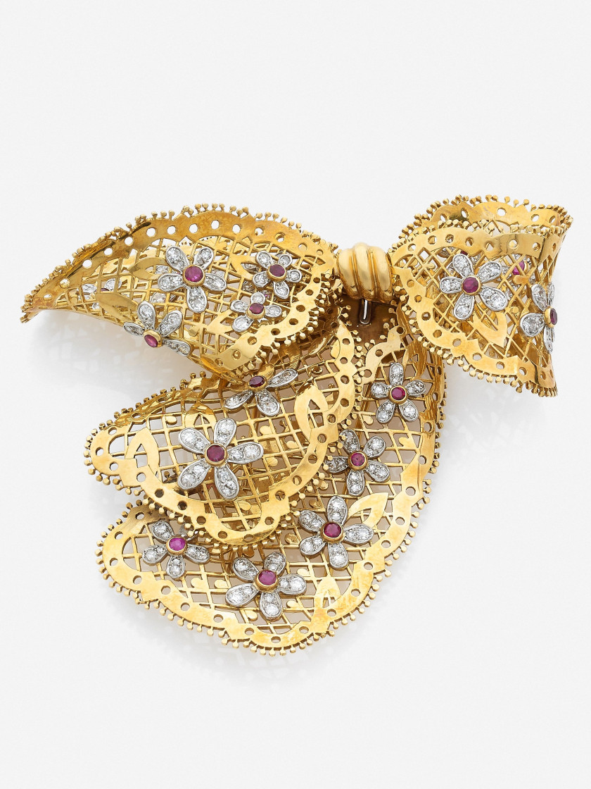 VAN CLEEF & ARPELS  Clip de corsage "Noeud de dentelle"