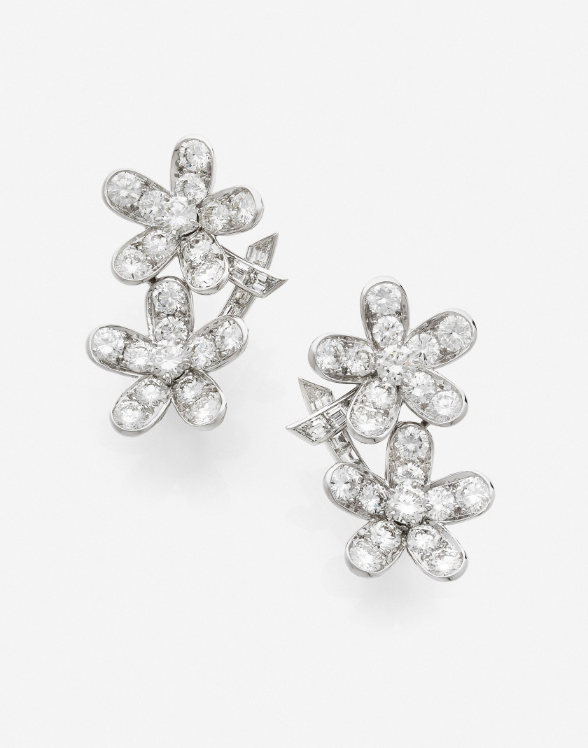 VAN CLEEF & ARPELS (Monture)  Paire de boucles d'oreilles