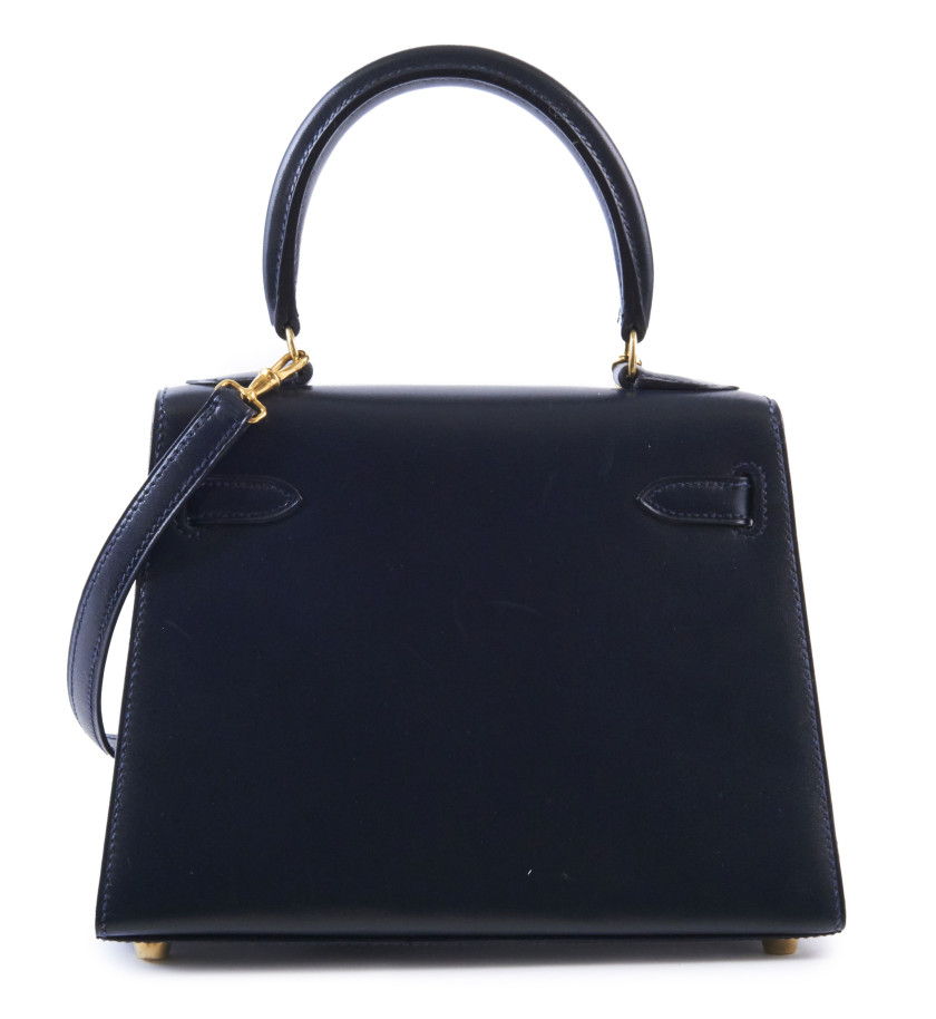 HERMÈS 1996  Sac KELLY Sellier 20 Box marine Garniture métal plaqué or Bandoulière  KELLY Sellier 20 bag Navy blue...