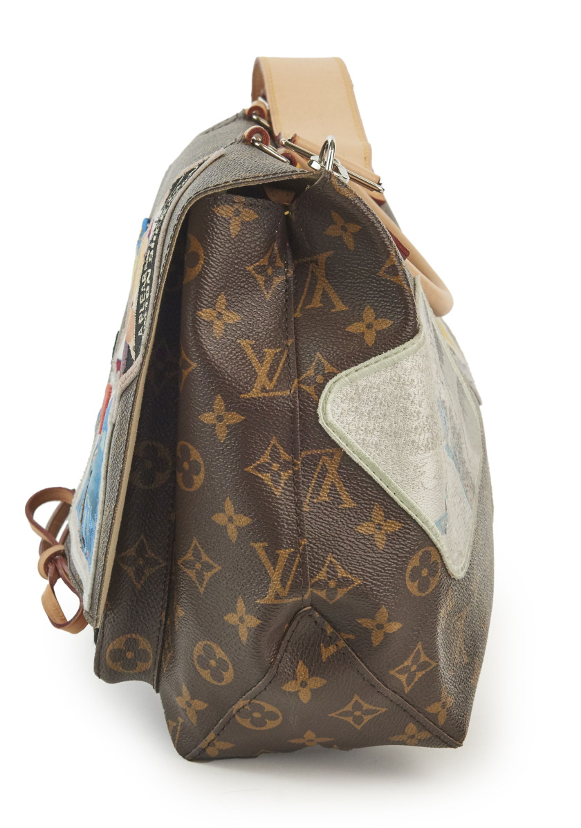 LOUIS VUITTON X CINDY SHERMAN Édition Limitée célébrant les 120 ans du Monogram Automne-hiver 2014  Sac CAMERA MESSENGER T...