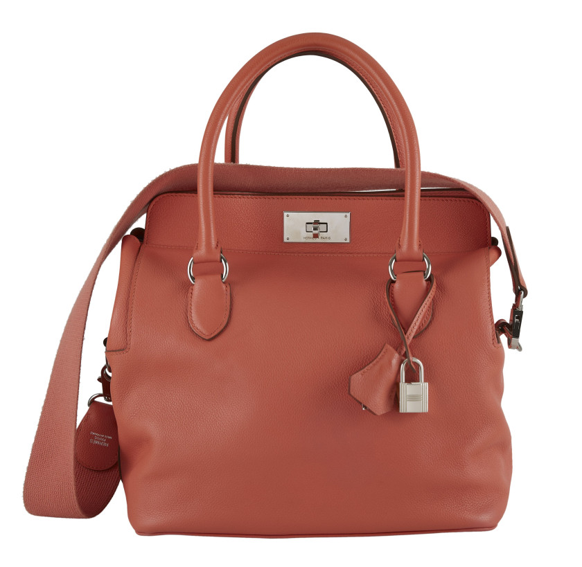 HERMÈS  Sac TOOLBOX 26 Veau Swift Rose Jaipur Garniture métal argenté palladié Bandoulière  TOOLBOX 26 bag Rose Jaip...