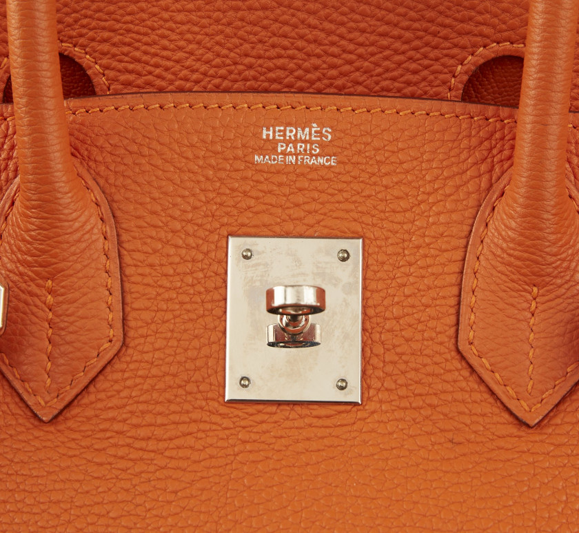 HERMÈS 2004  Sac BIRKIN 30 Veau Togo orange Garniture métal argenté palladié  BIRKIN 30 bag Orange Togo calfskin lea...