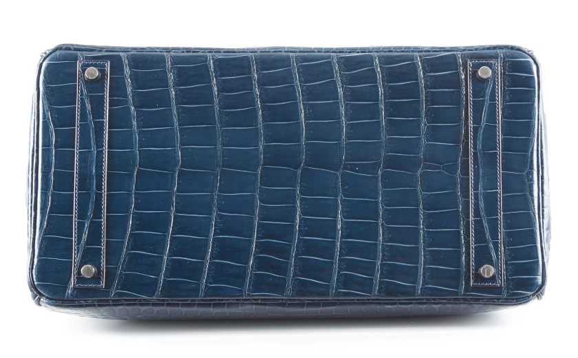 HERMÈS 2006  Sac BIRKIN 40 Crocodile d'estuaire lisse Bleu Roi (Crocodylus porosus) II/B Garniture métal argenté palladi...