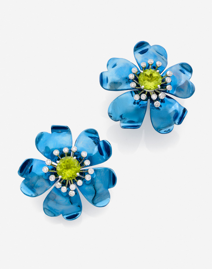 MARGHERITA BURGENER  Paire de boucles d'oreilles "fleurs"