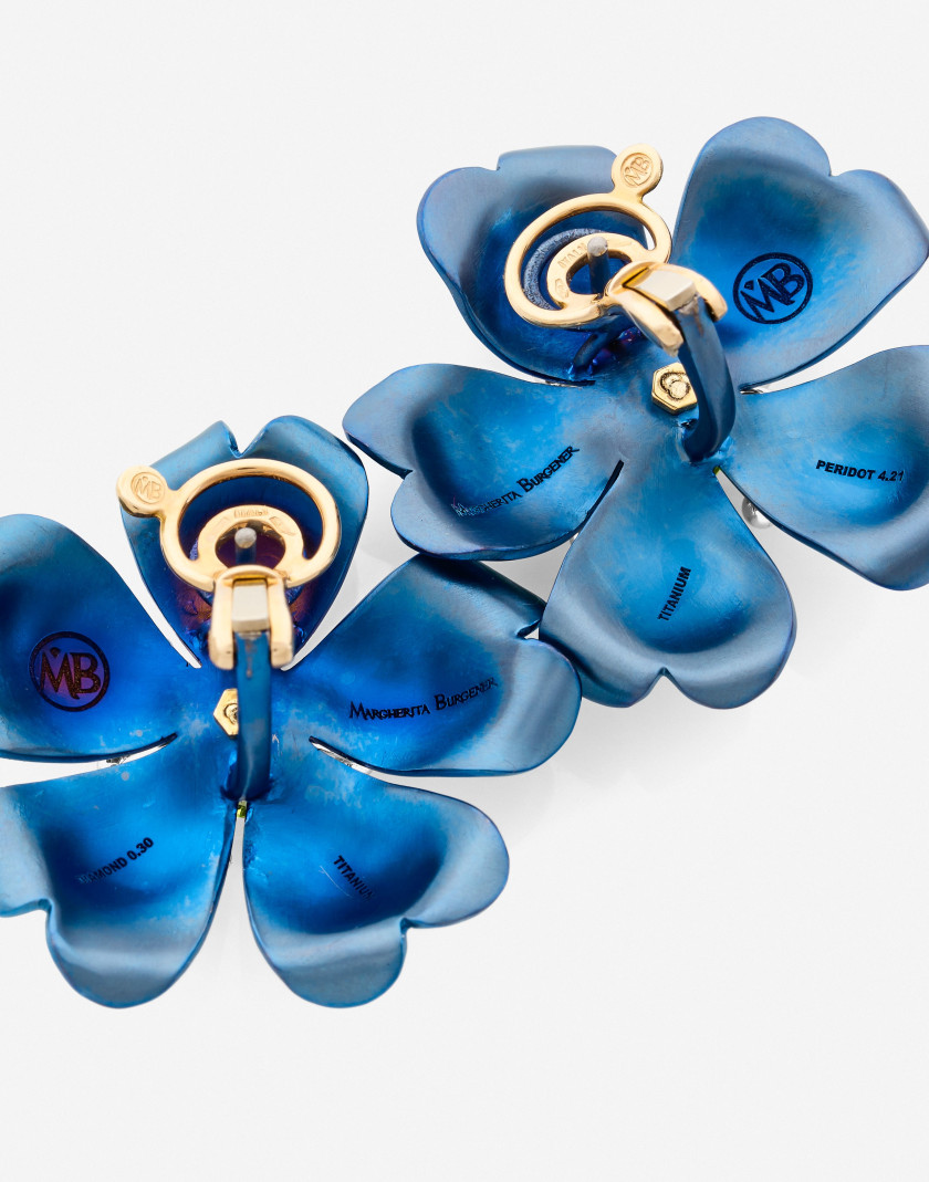 MARGHERITA BURGENER  Paire de boucles d'oreilles "fleurs"