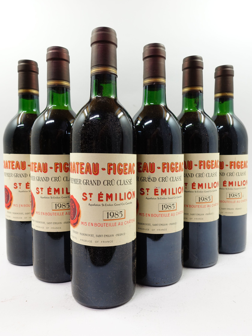 12 bouteilles CHÂTEAU FIGEAC 1985 1er GCC (B) Saint Emilion (4 base goulot