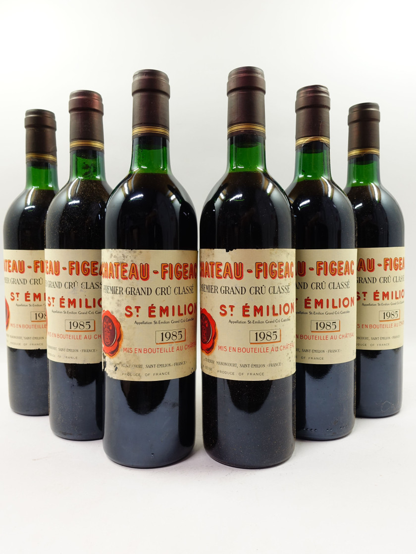12 bouteilles CHÂTEAU FIGEAC 1985 1er GCC (B) Saint Emilion (4 base goulot