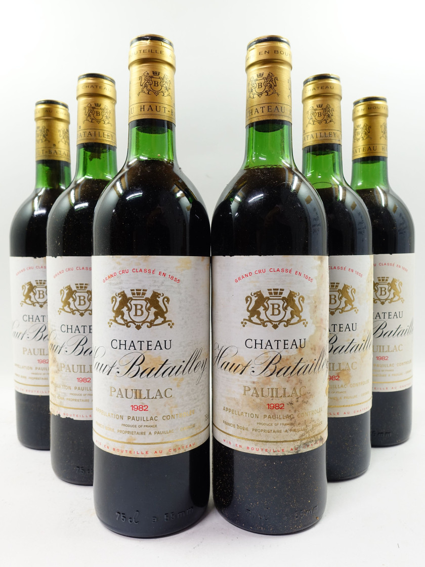 12 bouteilles CHÂTEAU HAUT BATAILLEY 1982 5è GC Pauillac (9 base goulot