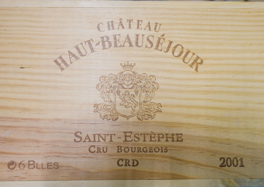 12 bouteilles CHÂTEAU HAUT BEAUSEJOUR 2001 Cru Bourgeois Saint Estèphe (2x6) Caisse bois d'origine