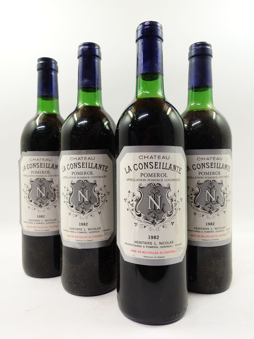 8 bouteilles CHÂTEAU LA CONSEILLANTE 1982 Pomerol (2 base goulot