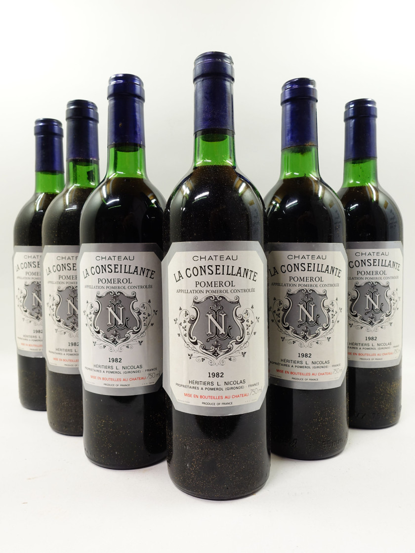 12 bouteilles CHÂTEAU LA CONSEILLANTE 1982 Pomerol (1 base goulot