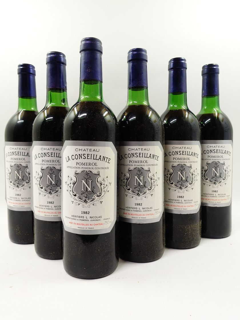 12 bouteilles CHÂTEAU LA CONSEILLANTE 1982 Pomerol (1 base goulot