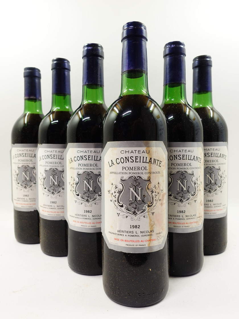 12 bouteilles CHÂTEAU LA CONSEILLANTE 1982 Pomerol (3 base goulot