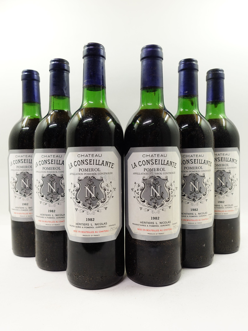 12 bouteilles CHÂTEAU LA CONSEILLANTE 1982 Pomerol (1 base goulot