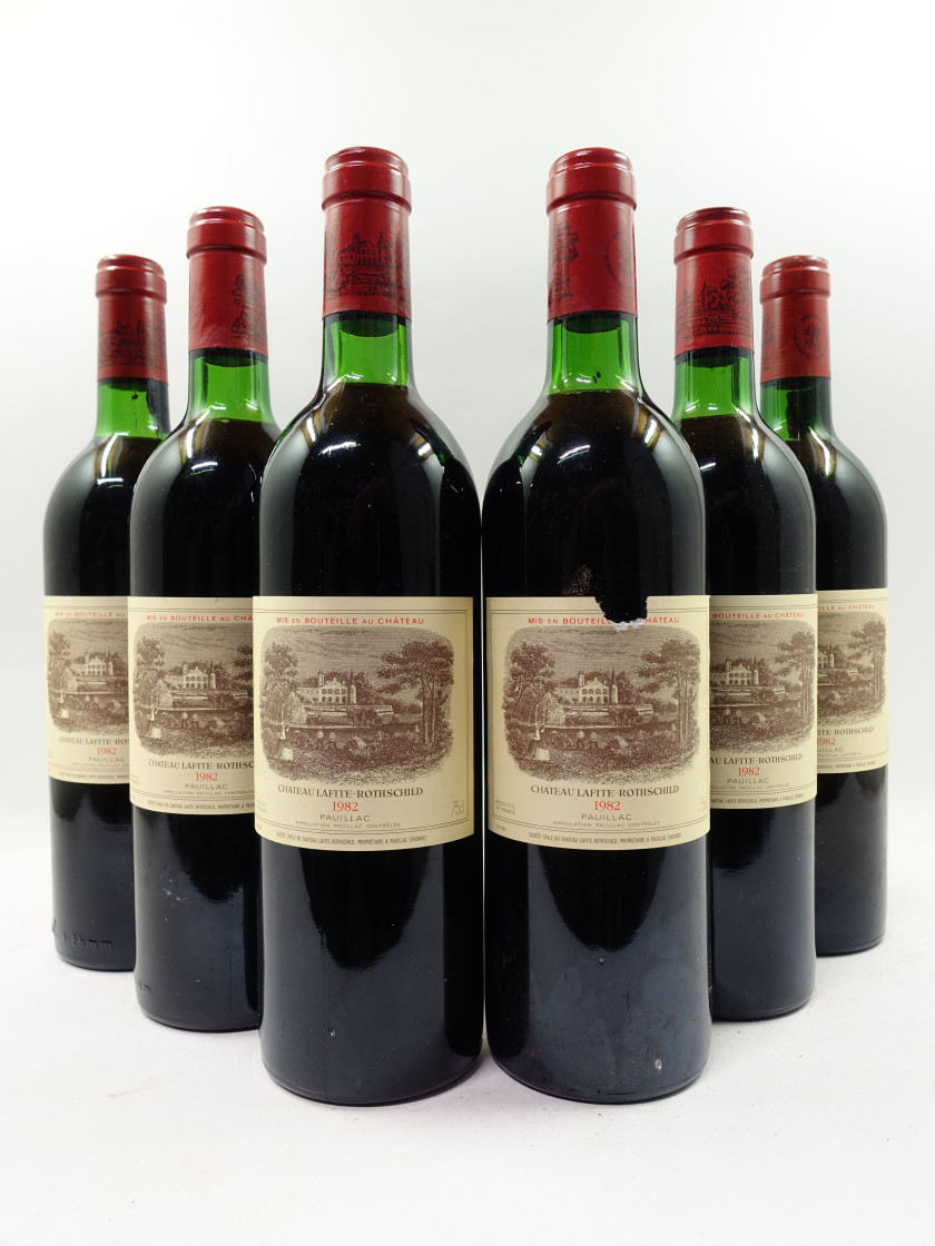 6 bouteilles CHÂTEAU LAFITE ROTHSCHILD 1982 1er GC Pauillac (légèrement bas