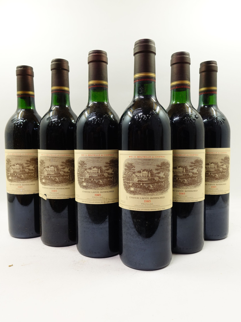 12 bouteilles CHÂTEAU LAFITE ROTHSCHILD 1985 1er GC Pauillac (8 base goulot