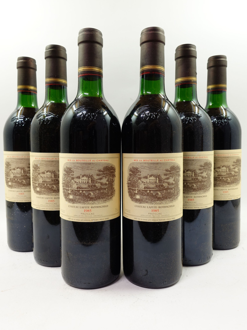 12 bouteilles CHÂTEAU LAFITE ROTHSCHILD 1985 1er GC Pauillac (8 base goulot