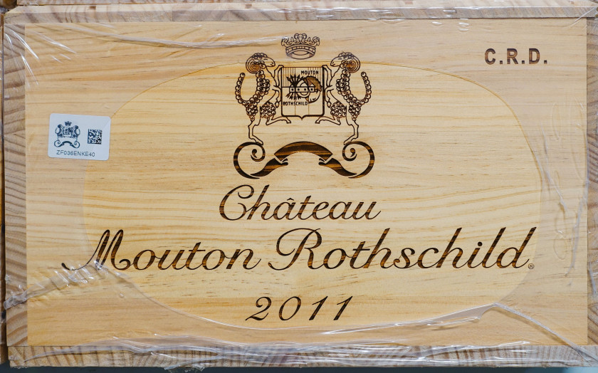 12 bouteilles CHÂTEAU MOUTON ROTHSCHILD 2011 1er GC Pauillac Caisse bois d'origine