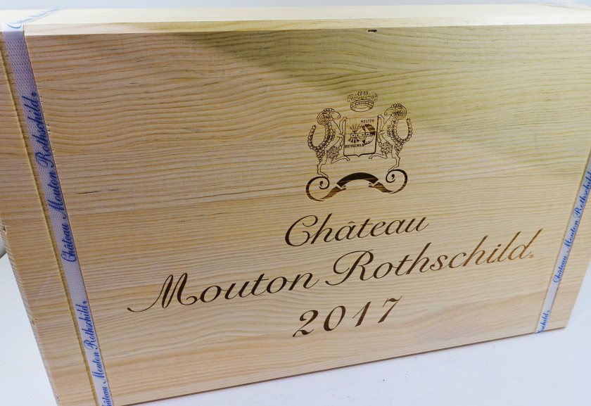 6 bouteilles CHÂTEAU MOUTON ROTHSCHILD 2017 1er GC Pauillac Caisse bois d'origine
