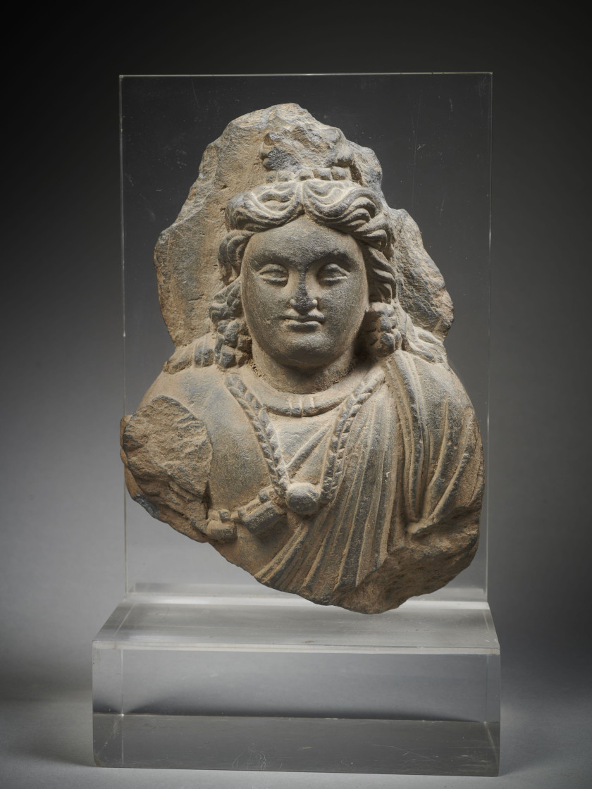 BUSTE DE BODHISATTVA  Art du Gandhara, Pakistan ou Afghanistan, IIe-IVe siècle