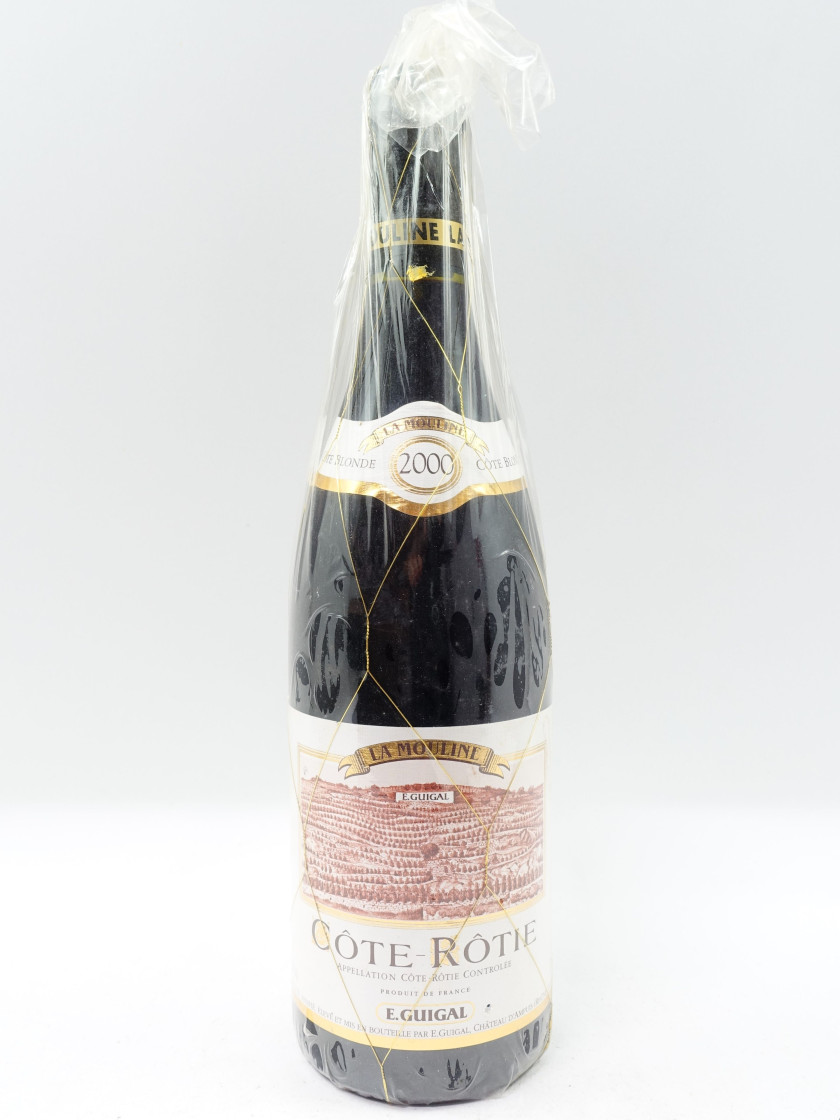 1 bouteille COTE ROTIE LA MOULINE 2000 Guigal (étiquette léger tachée