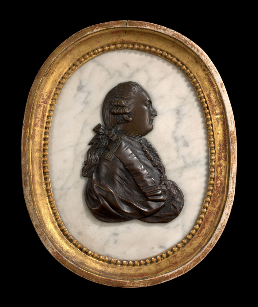 FRANCE, FIN DU XVIIIe-DÉBUT DU XIXe SIÈCLE Bas-relief en bronze représentant le profil de Louis XVI