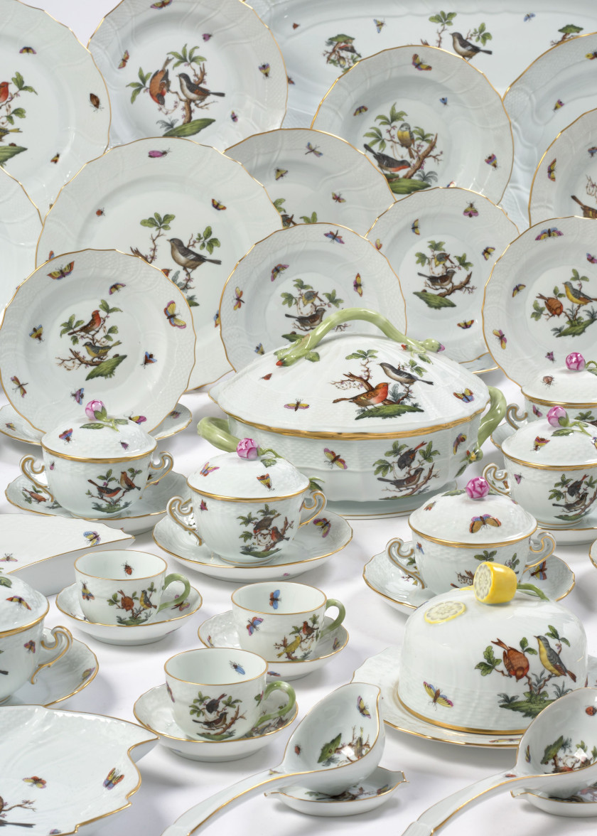 PARTIE DE SERVICE "AUX OISEAUX ROTHSCHILD" EN PORCELAINE DE HEREND DU XXe SIÈCLE