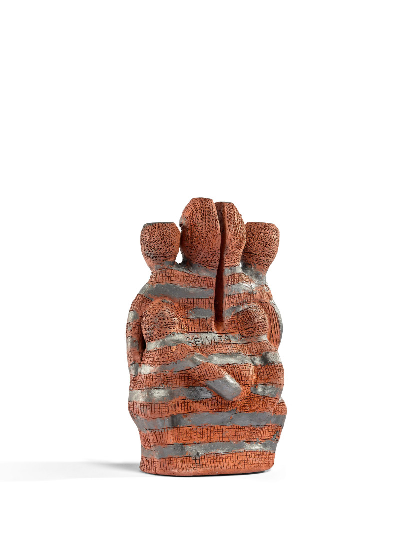 Reinata SADIMBA Née en 1945 - Mozambique Sculpture (trois têtes) Terre cuite et émail argenté