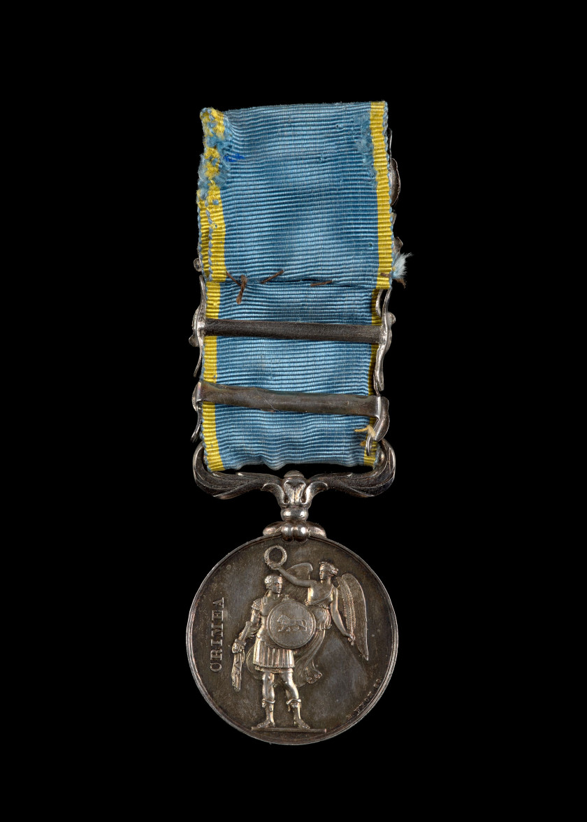 GRANDE BRETAGNE  Médaille de Crimée du capitaine Charles de Bonnières, des voltigeurs de la Garde