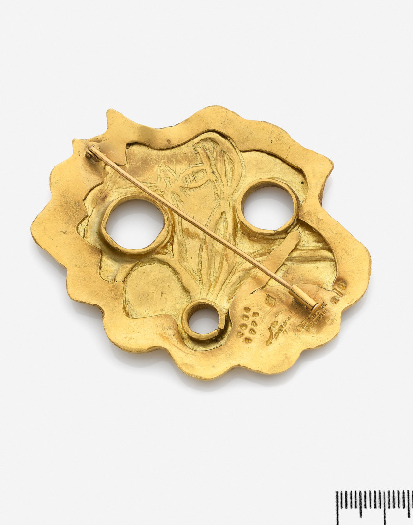 Pierre HUGO pour Max ERNST (1891-1976)  Broche Sculpture "Tête Modern Art"