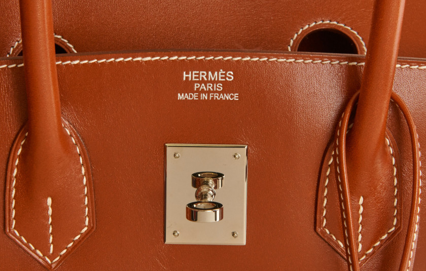HERMÈS 2010  Sac BIRKIN 35  Box Rouge Pompéi Piqué sellier blanc Garniture métal argenté palladié  BIRKIN 35 bagR...