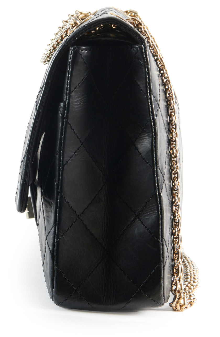 CHANEL Édition Limitée Anniversaire 1955-2005 2005-2006  Sac 2.55  Cuir matelassé vieilli noir Garniture métal doré...