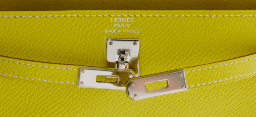 HERMÈS Édition Limitée 2011  Sac TINY KELLY  Veau Epsom Lime Garniture métal argenté palladié Bandoulière Dimensio...