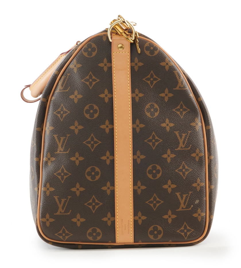 LOUIS VUITTON Édition Limitée 2018  Sac KEEPALL 50  Toile Monogram et cuir naturel, patchs imprimés et cousus Garnitur...