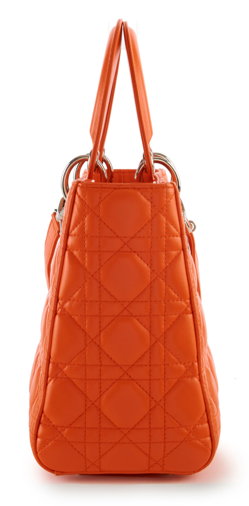 CHRISTIAN DIOR  Sac LADY DIOR  Cuir orange à effet Cannage Garniture métal argenté Bandoulière Dimensions : 24,5 x 20...