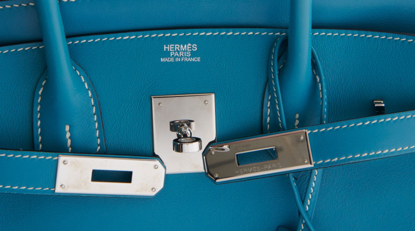 HERMÈS 2007  Sac BIRKIN 30   Veau Swift bleu Piqué sellier blanc Garniture métal argenté palladié  BIRKIN 30 bagR...