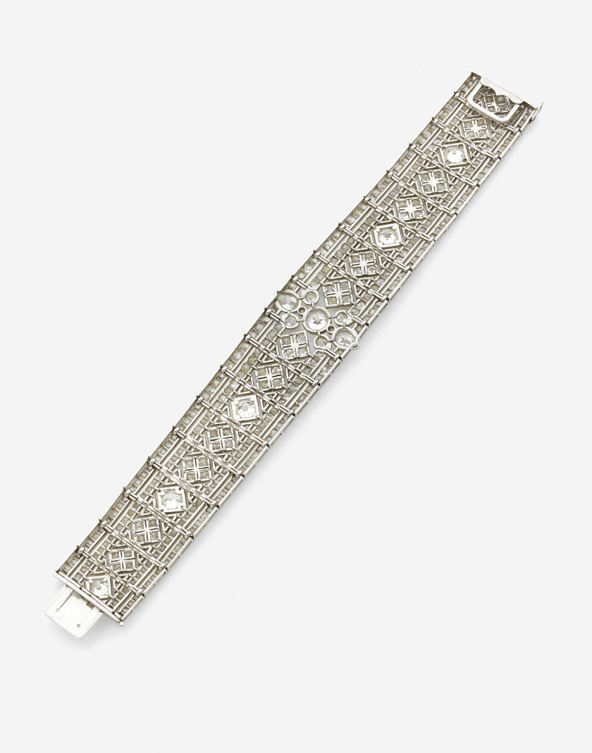 CHAUMET  Bracelet ruban articulé