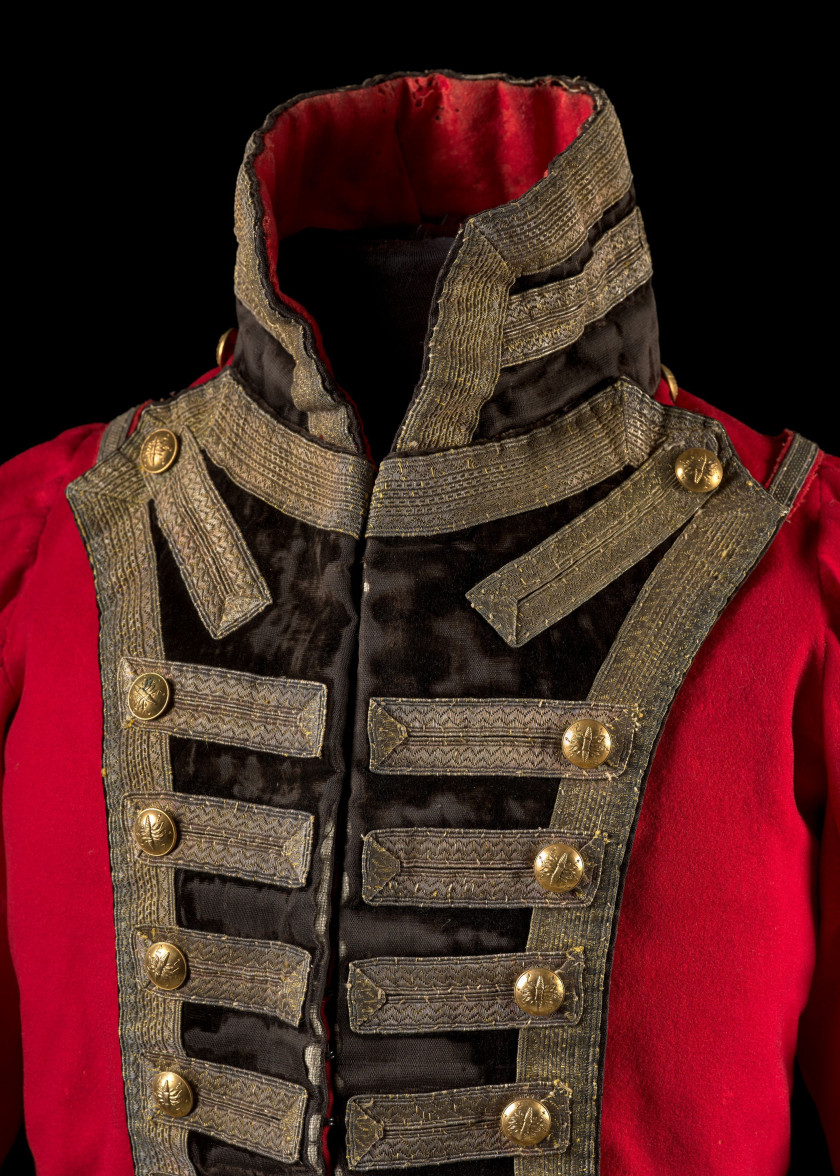 HABIT DE GRAND UNIFORME DE GENDARME DE LA MAISON DU ROI Ayant appartenu au comte Bernard David Marie, dit "Eugène" de Marcellus