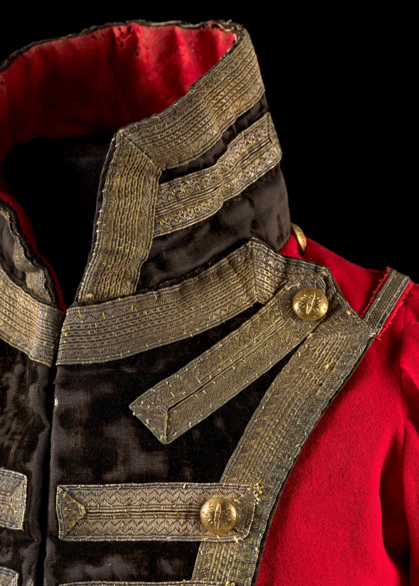 HABIT DE GRAND UNIFORME DE GENDARME DE LA MAISON DU ROI Ayant appartenu au comte Bernard David Marie, dit "Eugène" de Marcellus
