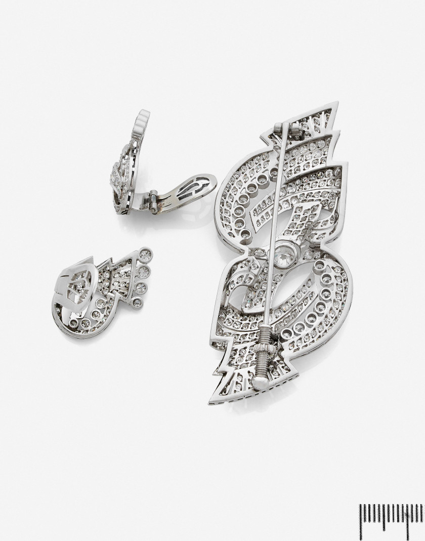 Broche et paire de clips d'oreilles