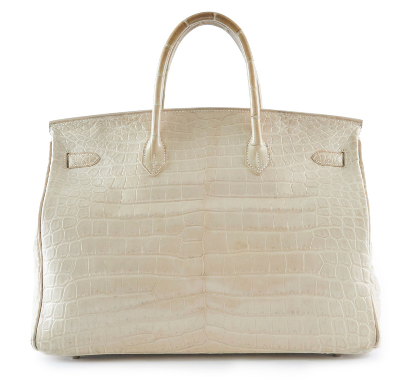 HERMÈS 2004  Sac BIRKIN 40  Crocodile du Nil mat beige (Crocodylus niloticus) II/B Garniture métal argenté palladié R...