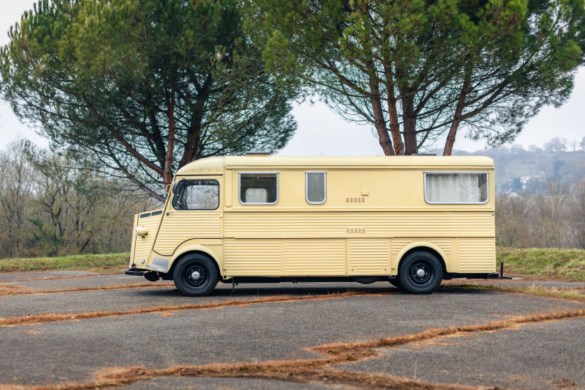 1966 Citroën HY Camping-car par Currus avec son Velosolex  No reserve