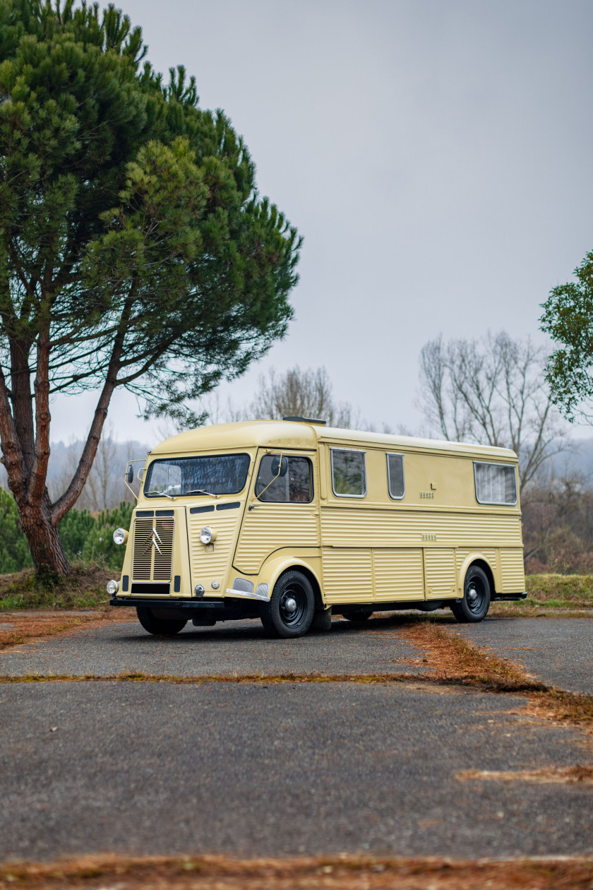 1966 Citroën HY Camping-car par Currus avec son Velosolex  No reserve