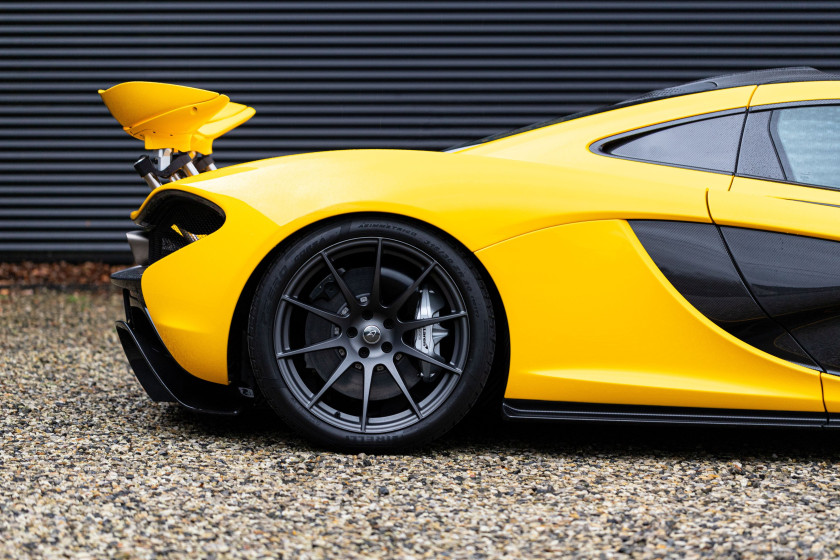 2014 McLaren P1