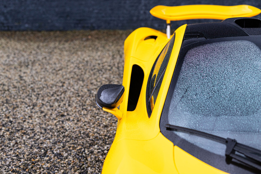 2014 McLaren P1