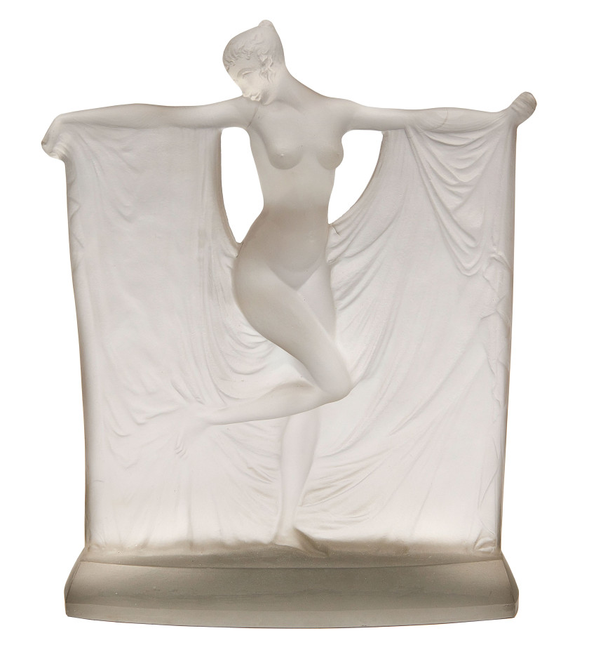 René LALIQUE (1860-1945) Sculpture «Suzanne» dite également «Suzanne premier modèle» modèle créé en 1925