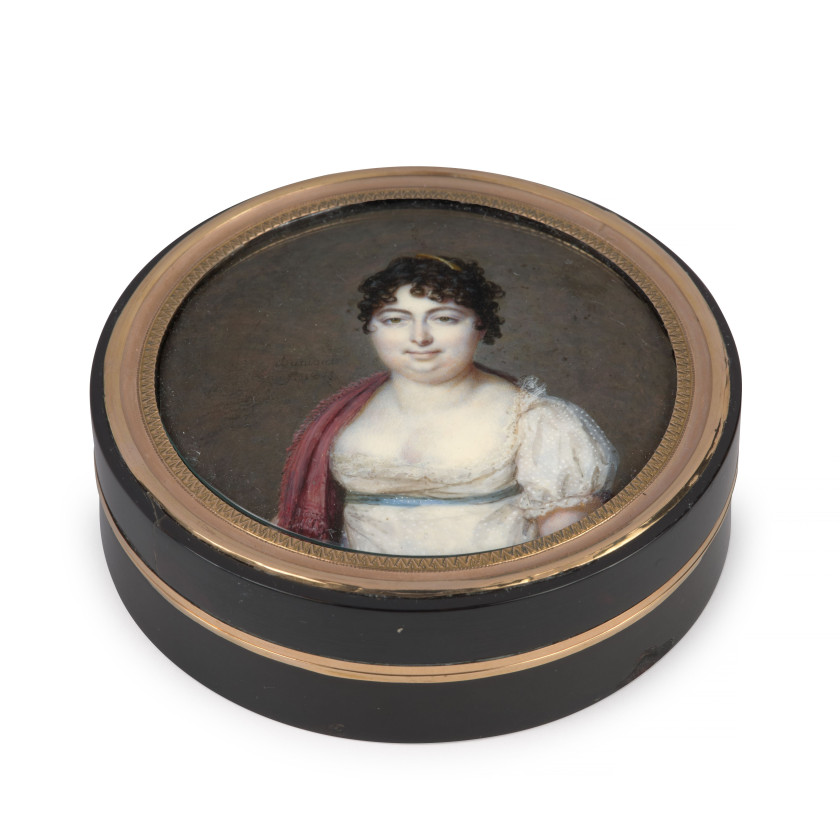 François DUMONT Lunéville, 1751, - Paris, 1831 Portrait de femme en robe de voile blanc, ceinture bleue et cachemire carmin sur l'ép..